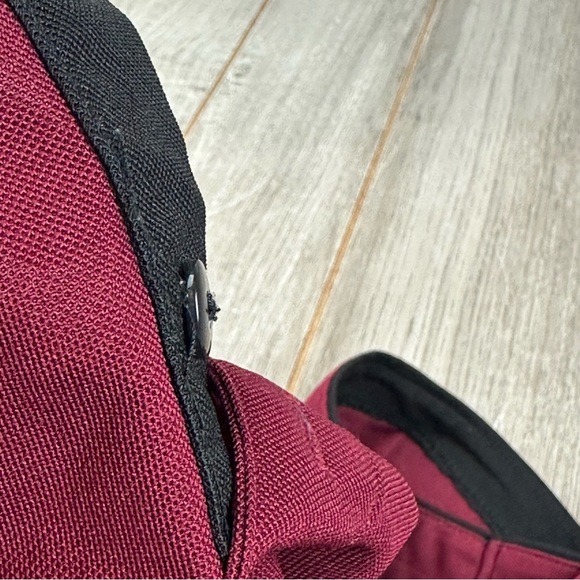 Chick Fil A Polo Shirt Men’s Size M Dark Red Burgundy Maroon Stretch - Picture 4 of 8